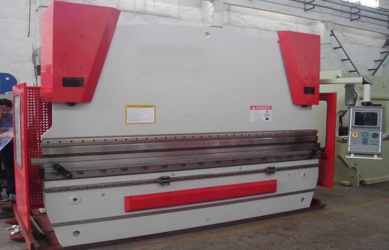 125T / 4000mm CNC Çelik Plakalı Hidrolik Pres Fren Bükme Makinesi