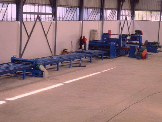 Uzunluk hattı standart kesim, sıcak 6m 8m 14m için yumuşak çelik ışık direği makinesi rulo