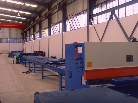 Uzunluk hattı standart kesim, sıcak 6m 8m 14m için yumuşak çelik ışık direği makinesi rulo