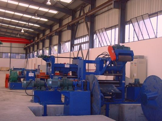 Uzunluk hattı standart kesim, sıcak 6m 8m 14m için yumuşak çelik ışık direği makinesi rulo