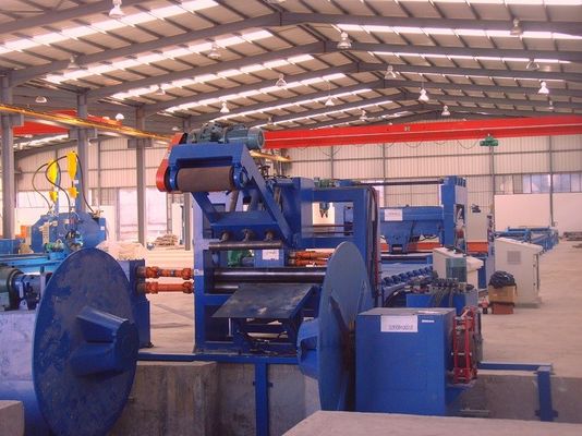 Uzunluk hattı standart kesim, sıcak 6m 8m 14m için yumuşak çelik ışık direği makinesi rulo