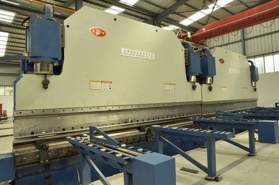 Çifte bağlantılı CNC hidrolik plaka bükme makinesi ışık direği üretim hattı için