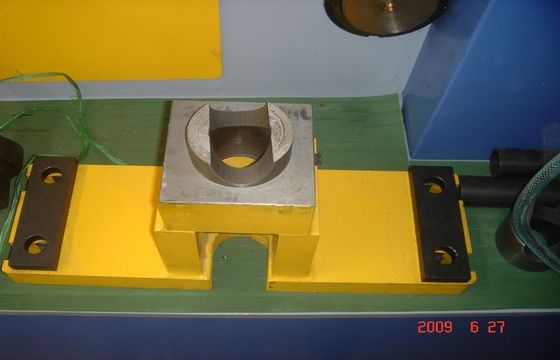 Hidrolik zımba ve kesme Demir İşi Makinesi, Işık Pole Makinesi 25mm Max kesim
