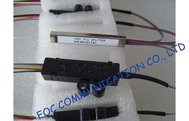 Şerit Fan Dışarı Fiber Blg Splitter 1 x 32 Optik Sinyal Dağıtımı İçin